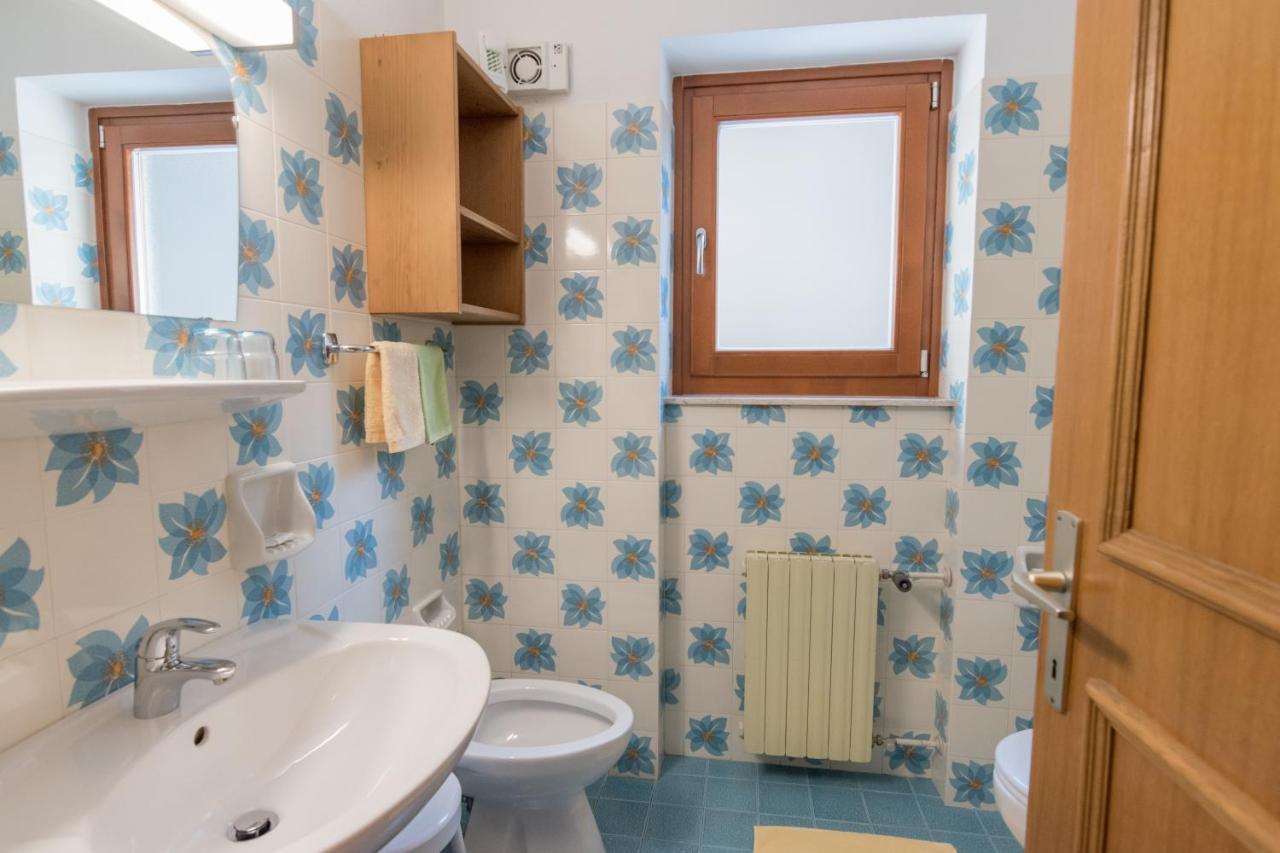Garni La Vara Corvara In Badia Bagian luar foto